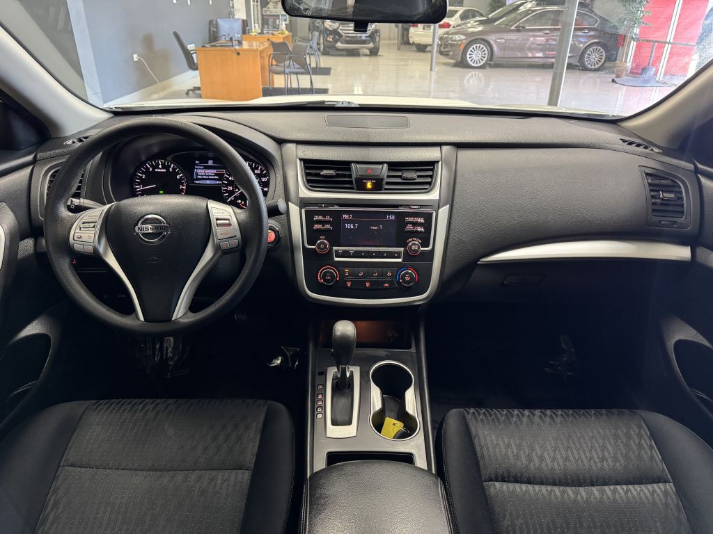 2018 Nissan Altima Image 17