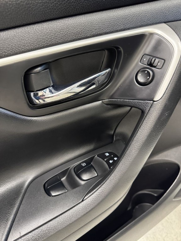 2018 Nissan Altima Image 21