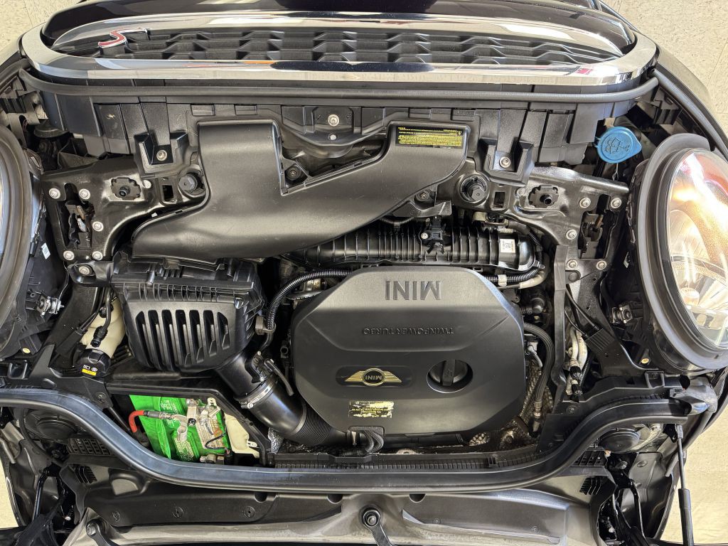 2015 MINI Cooper Image 31