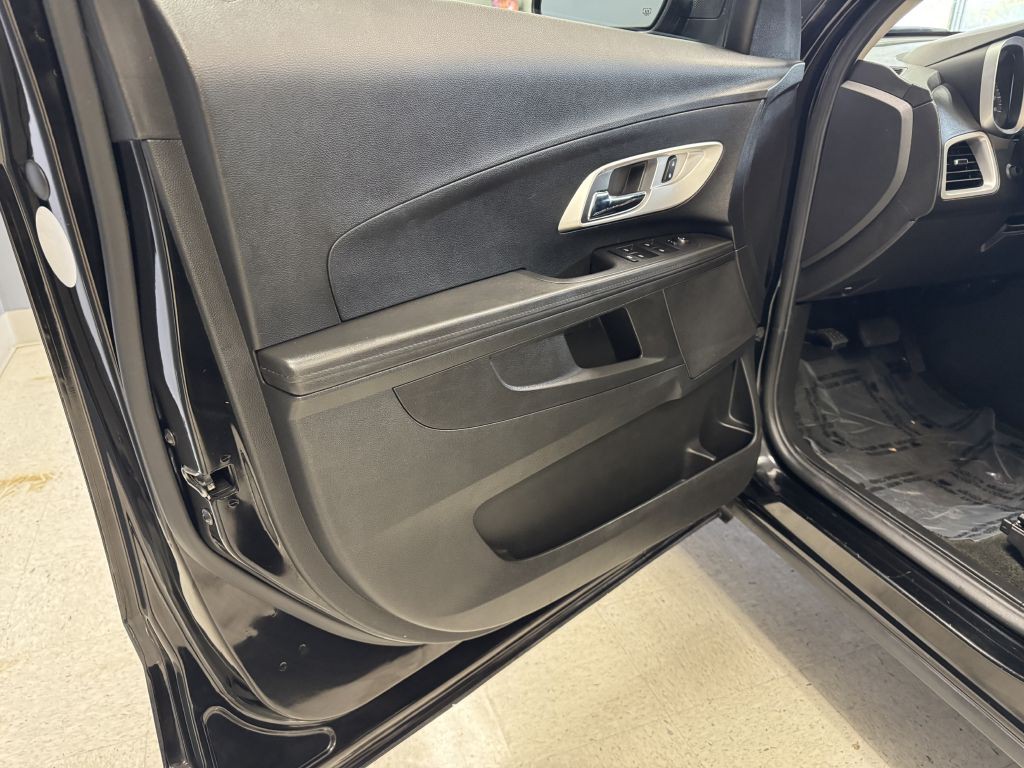 2017 Chevrolet Equinox Image 13