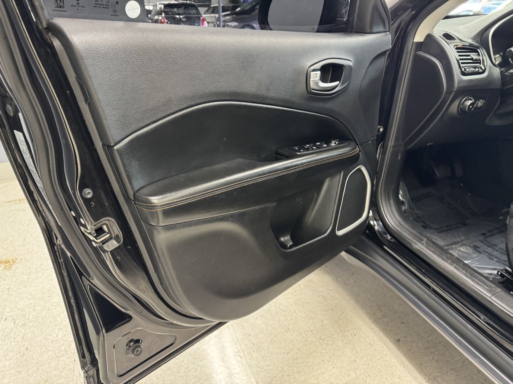 2019 Jeep Compass Image 12