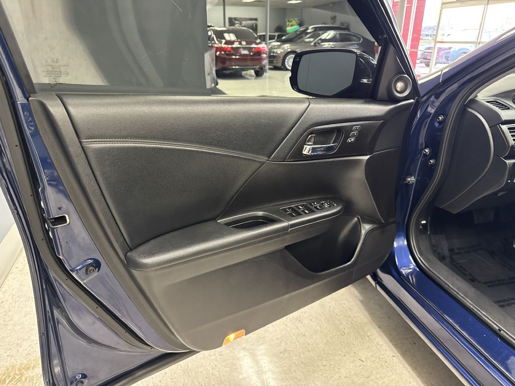 2015 Honda Accord Image 15