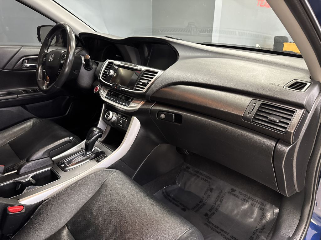 2015 Honda Accord Image 21