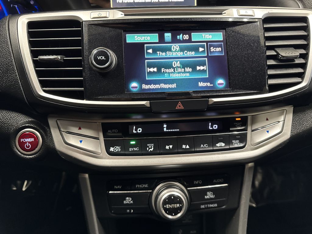 2015 Honda Accord Image 30