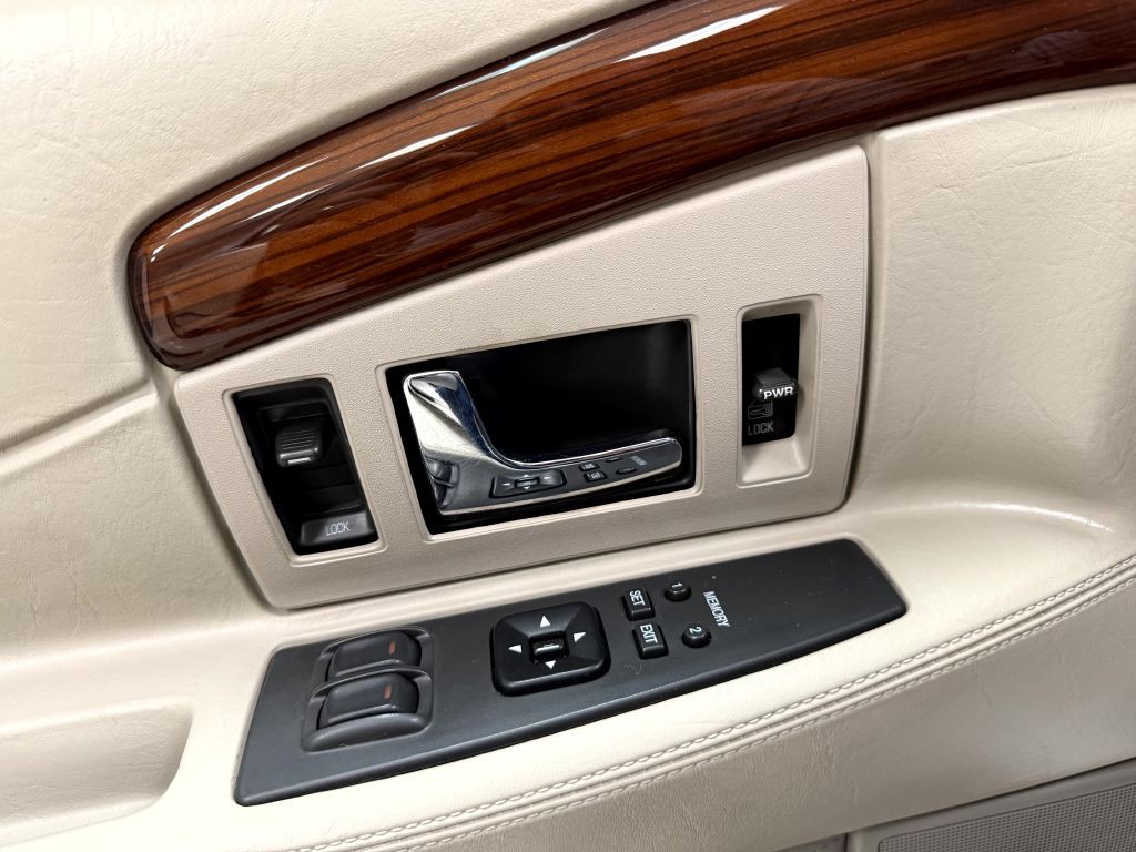 2002 Cadillac Eldorado Image 32