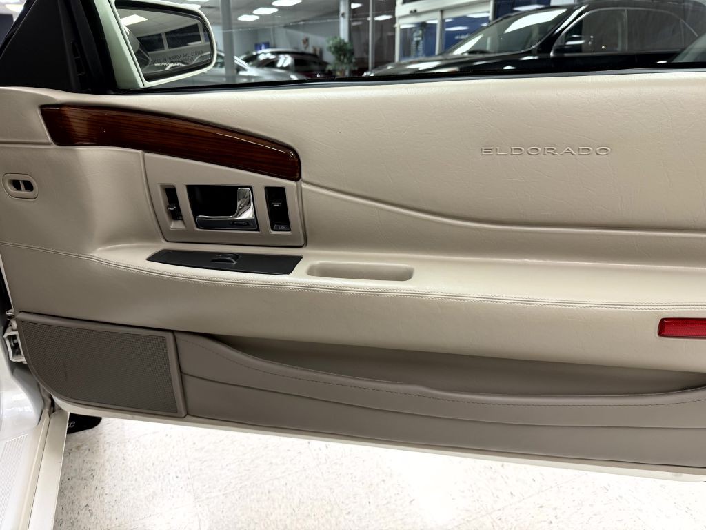 2002 Cadillac Eldorado Image 40