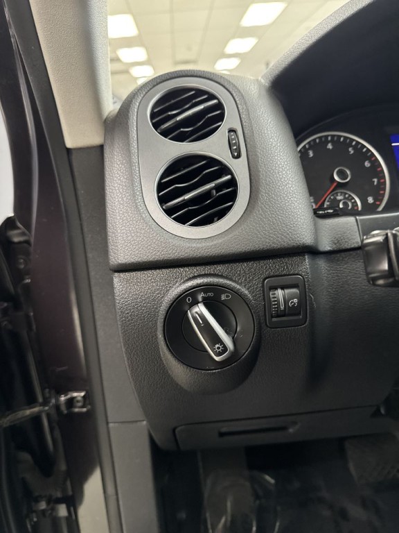 2016 Volkswagen Tiguan Image 25