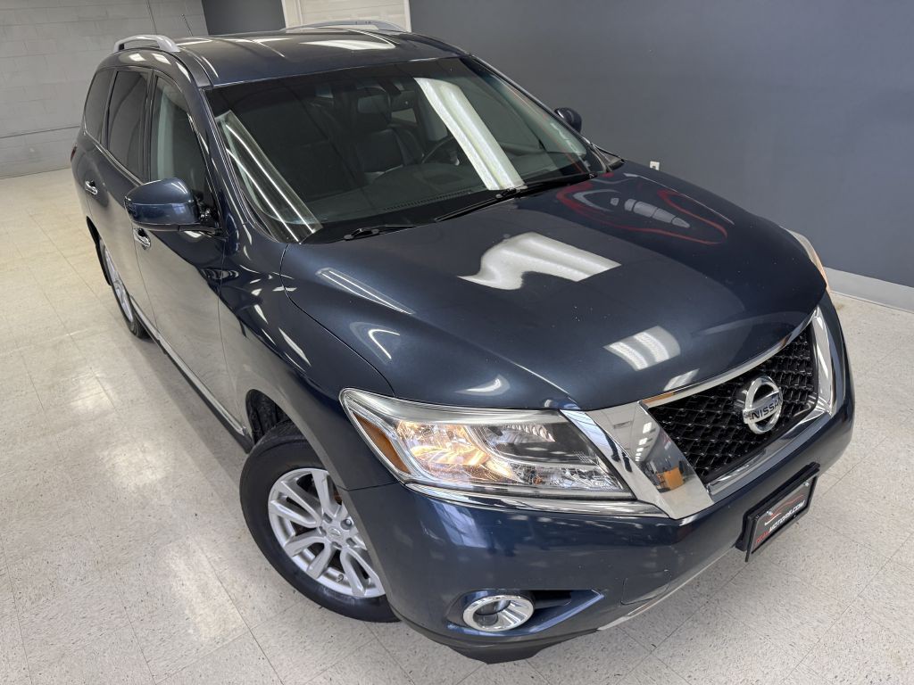 2016 Nissan Pathfinder Image 2