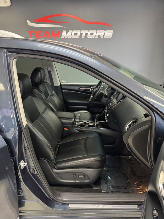 2016 Nissan Pathfinder Image 17