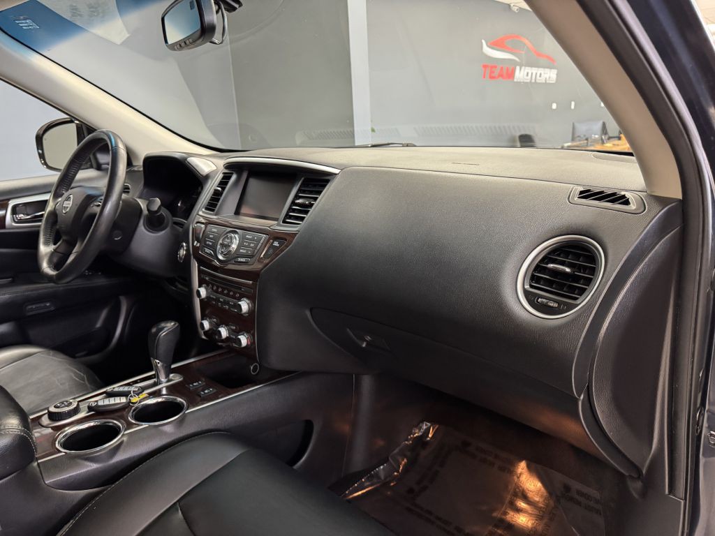 2016 Nissan Pathfinder Image 19