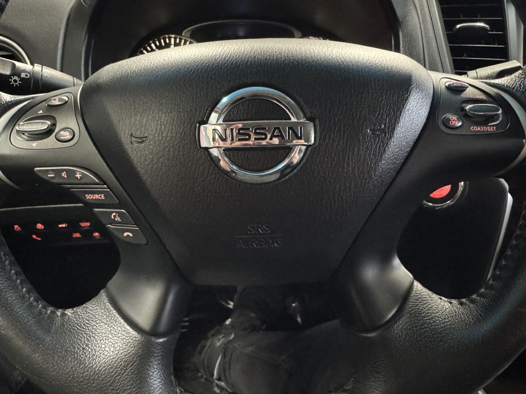 2016 Nissan Pathfinder Image 25