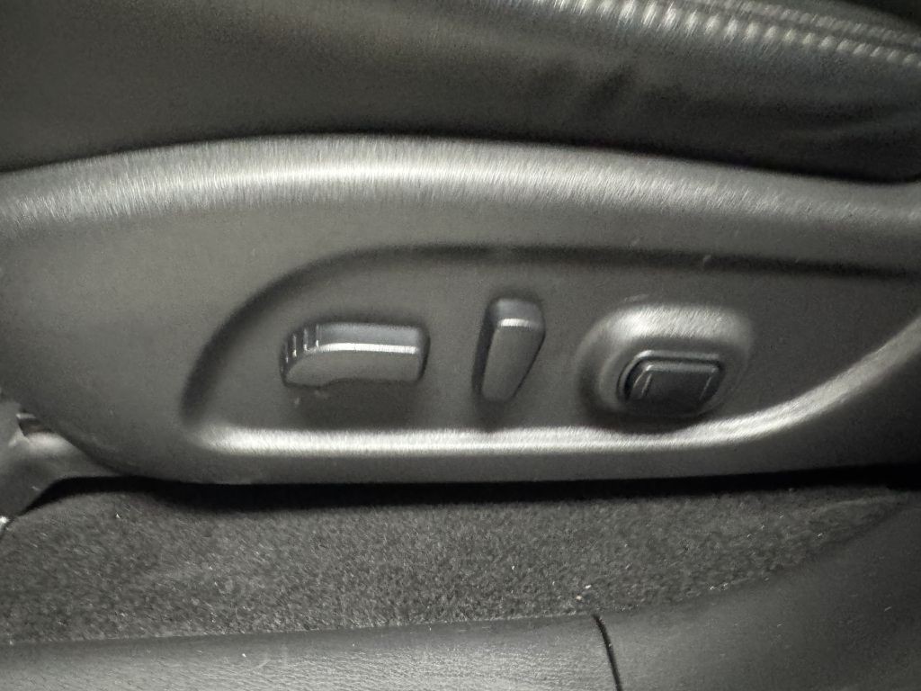 2016 Nissan Pathfinder Image 29