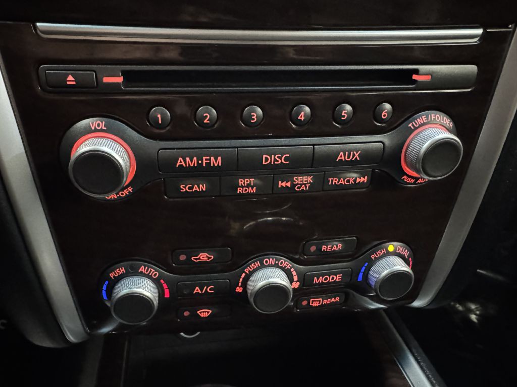 2016 Nissan Pathfinder Image 32