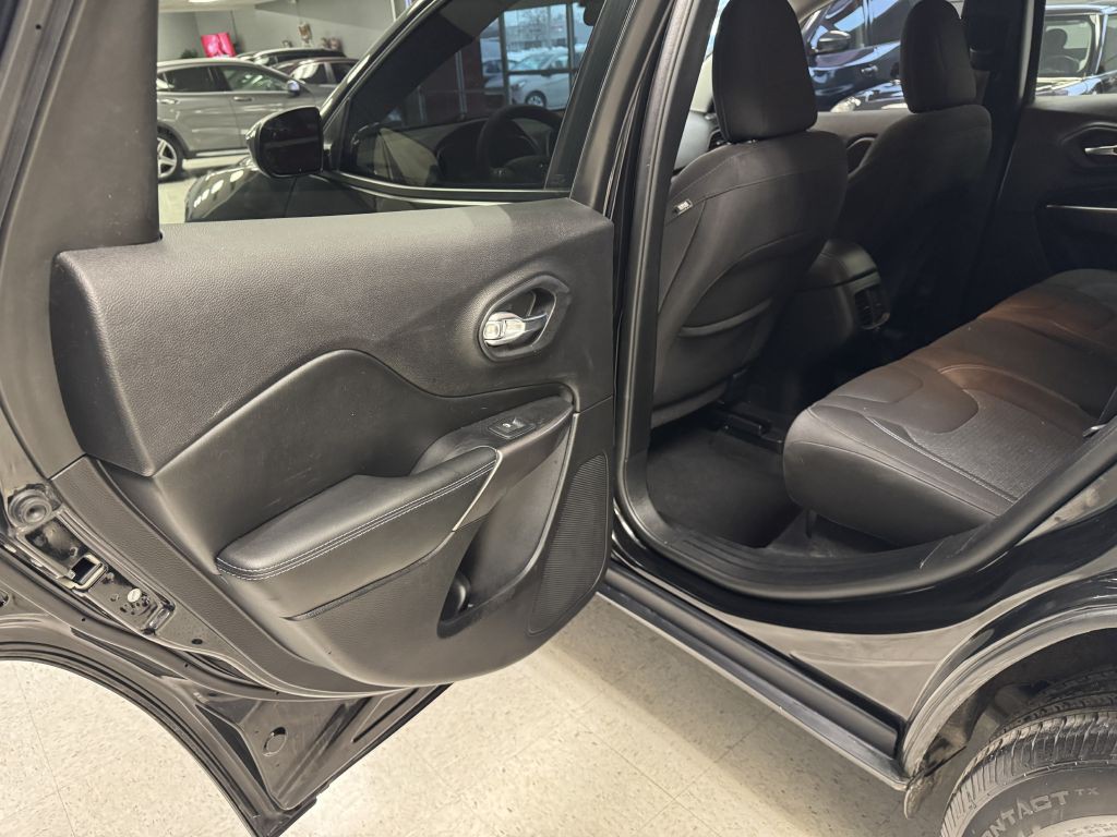 2020 Jeep Cherokee Image 16