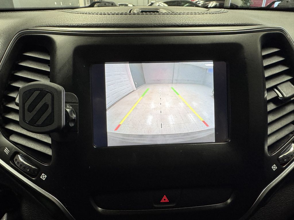 2020 Jeep Cherokee Image 32