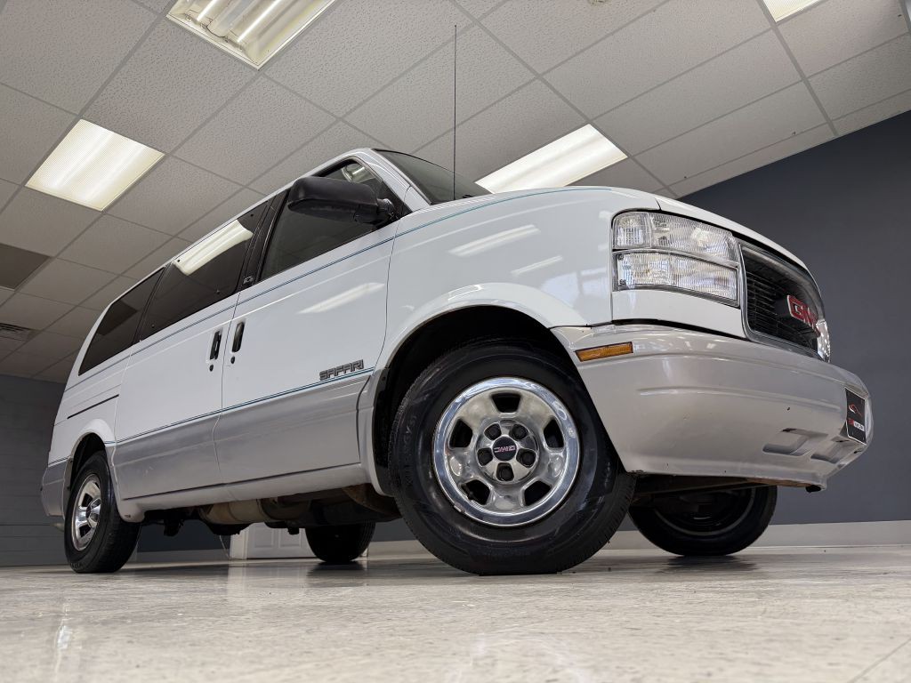 2000 GMC Safari Image 2