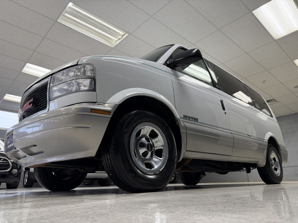 2000 GMC Safari Image 9