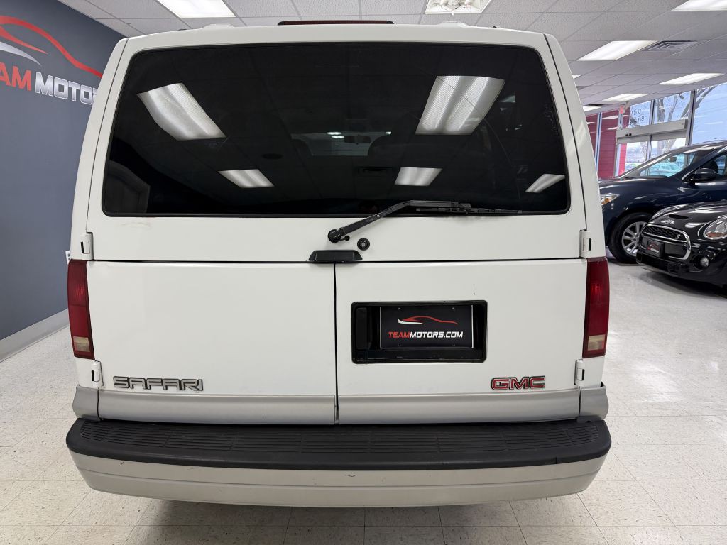 2000 GMC Safari Image 11