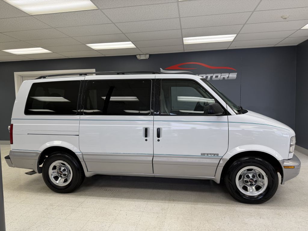 2000 GMC Safari Image 13