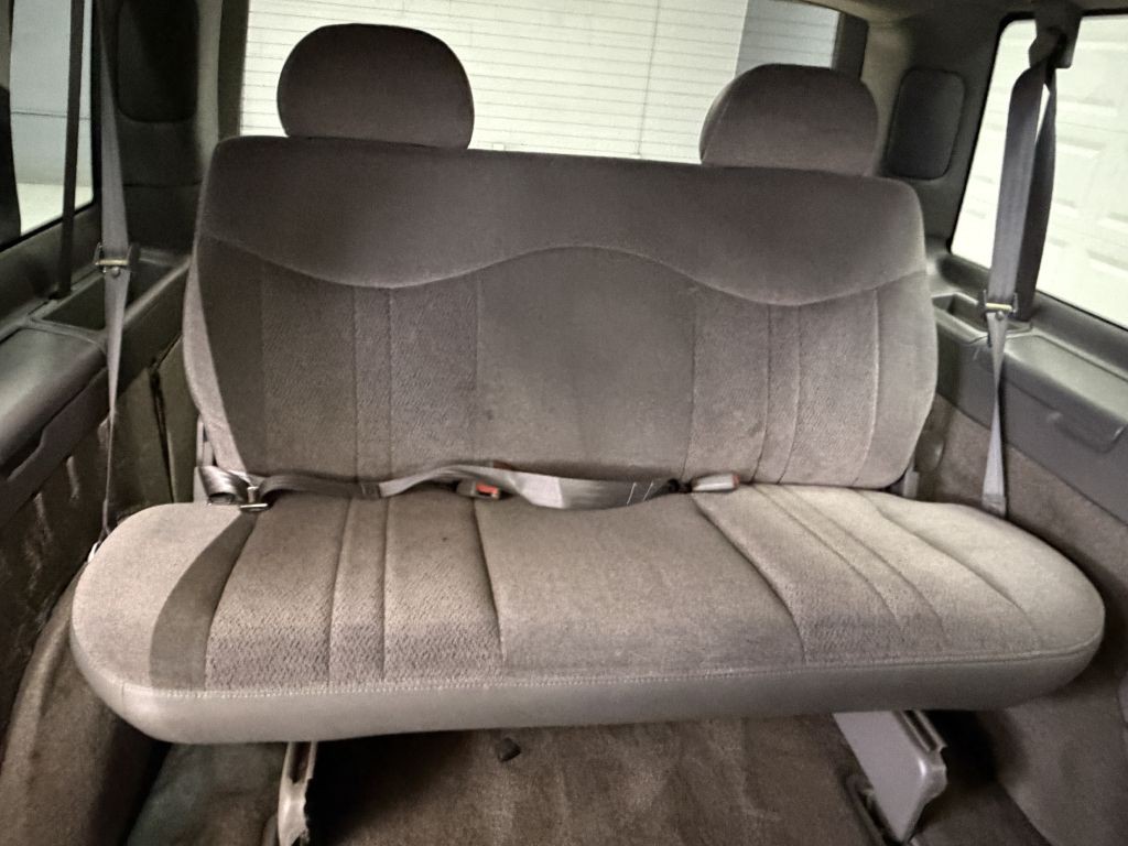 2000 GMC Safari Image 24