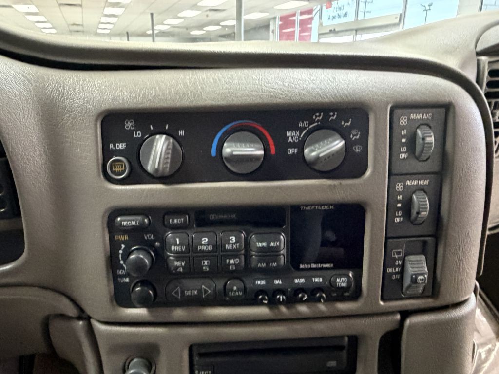 2000 GMC Safari Image 32