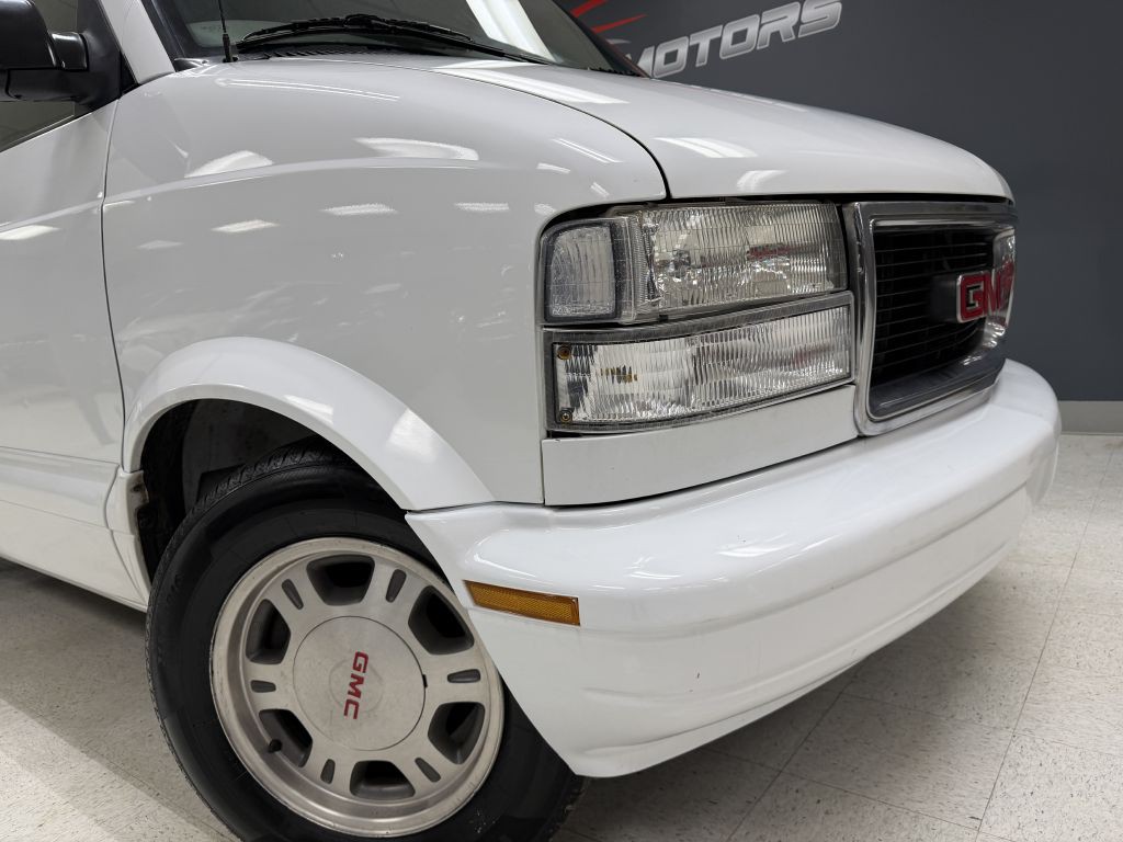 2005 GMC Safari Image 4