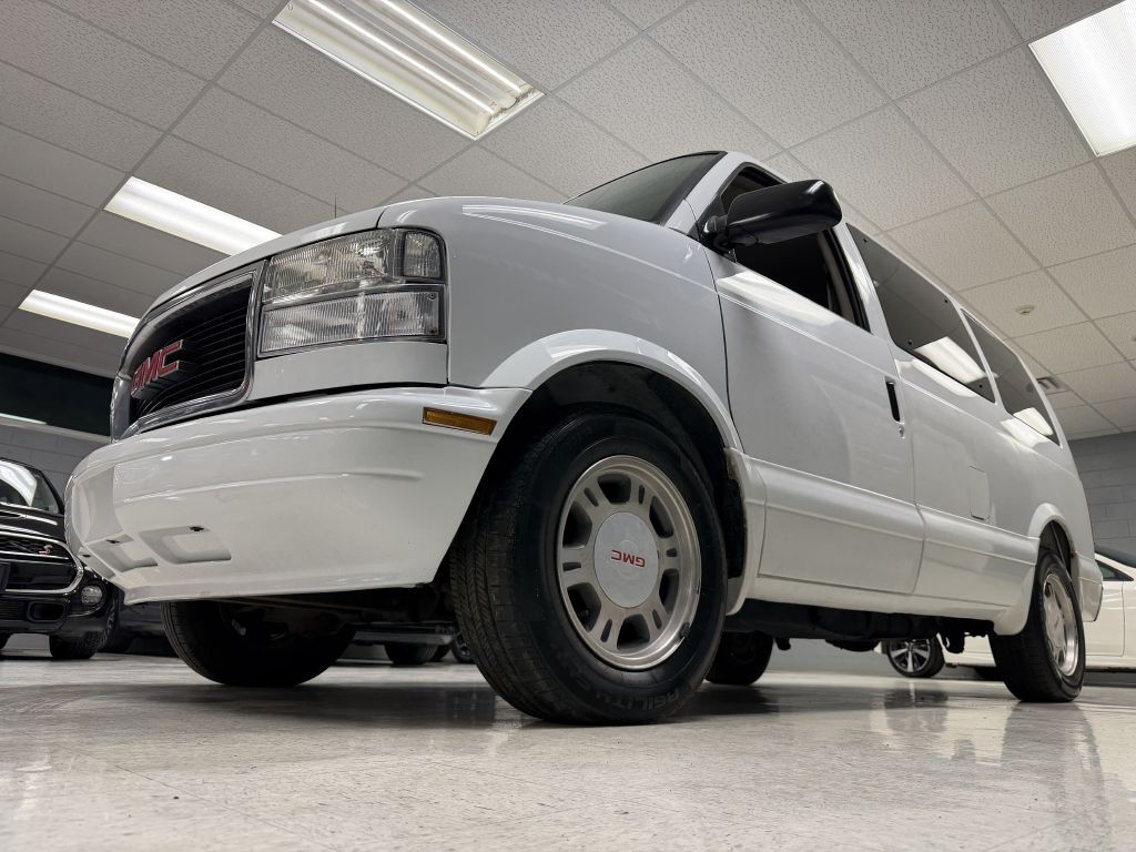 2005 GMC Safari Image 8