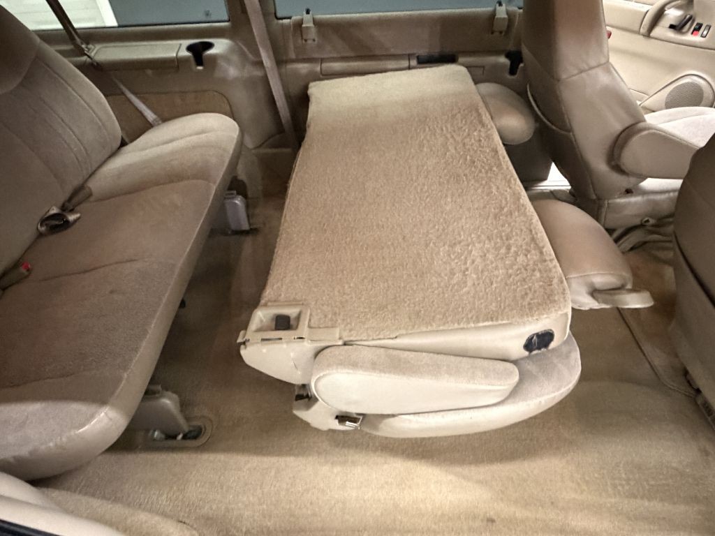 2005 GMC Safari Image 24