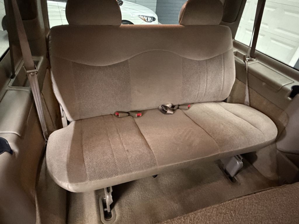 2005 GMC Safari Image 25