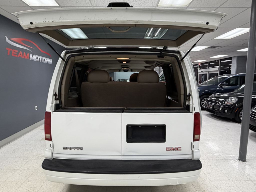 2005 GMC Safari Image 26