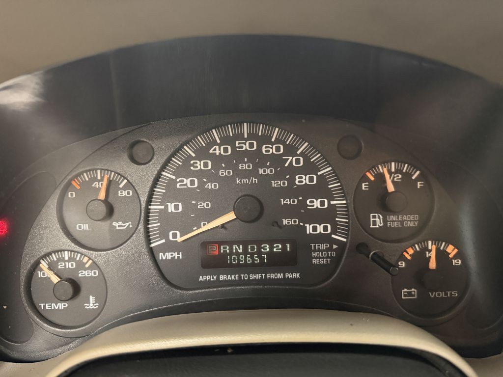 2005 GMC Safari Image 32