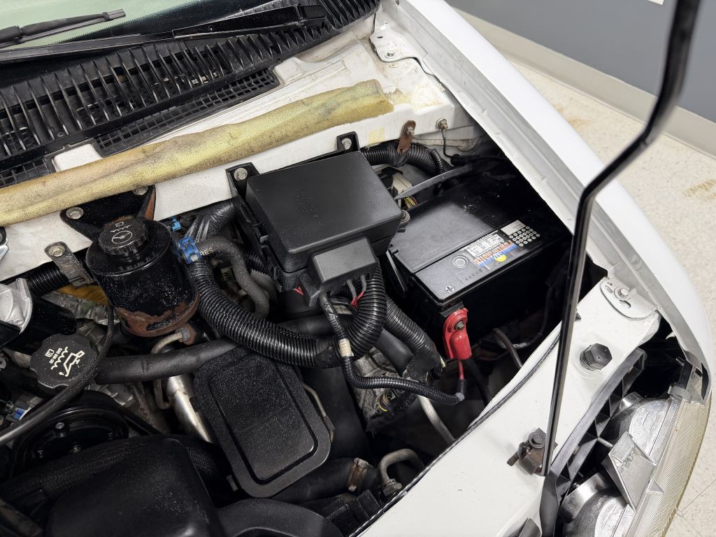 2005 GMC Safari Image 35