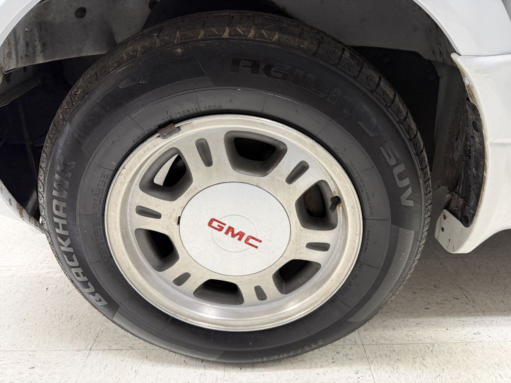 2005 GMC Safari Image 39