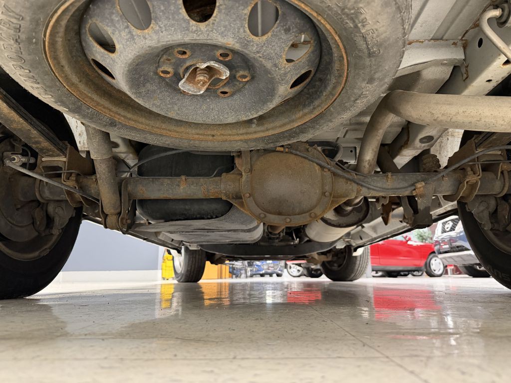 2005 GMC Safari Image 43