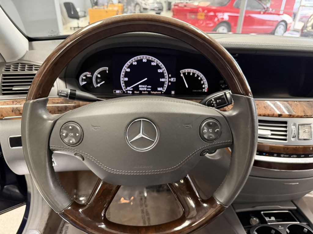 2007 Mercedes-Benz S-Class Image 33