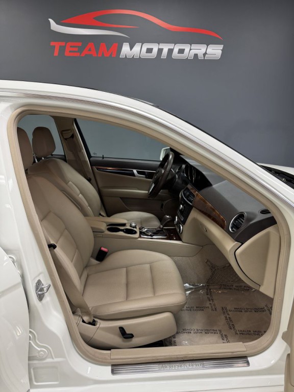 2012 Mercedes-Benz C-Class Image 17