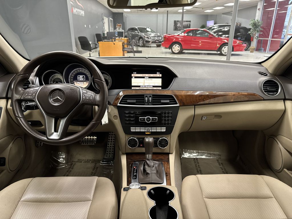 2012 Mercedes-Benz C-Class Image 21