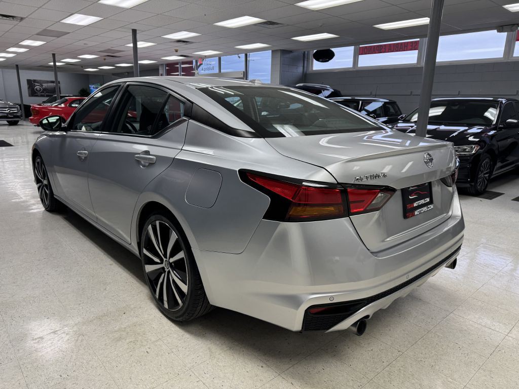 2020 Nissan Altima Image 8