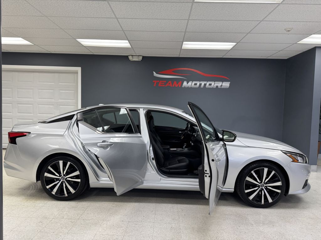 2020 Nissan Altima Image 9