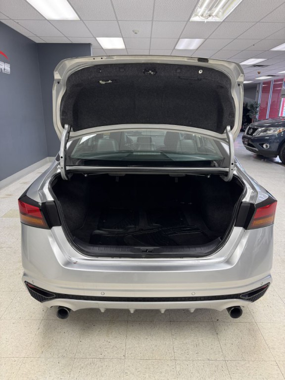 2020 Nissan Altima Image 10