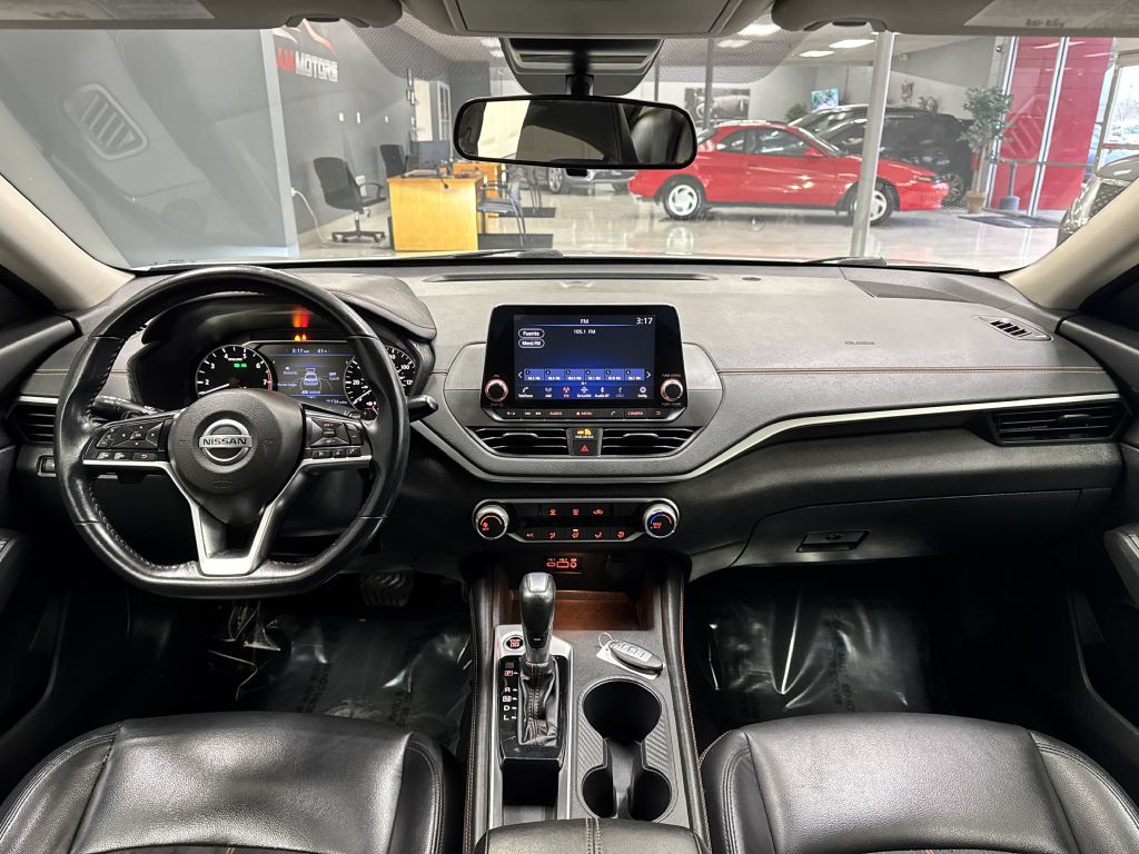 2020 Nissan Altima Image 17