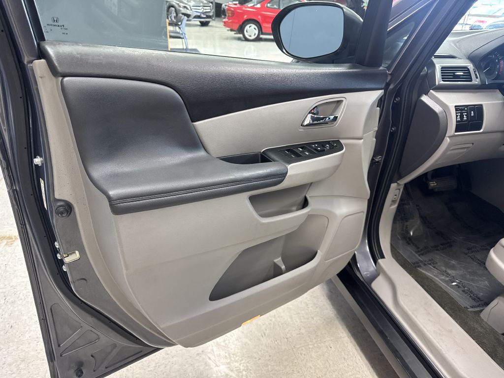 2016 Honda Odyssey Image 22