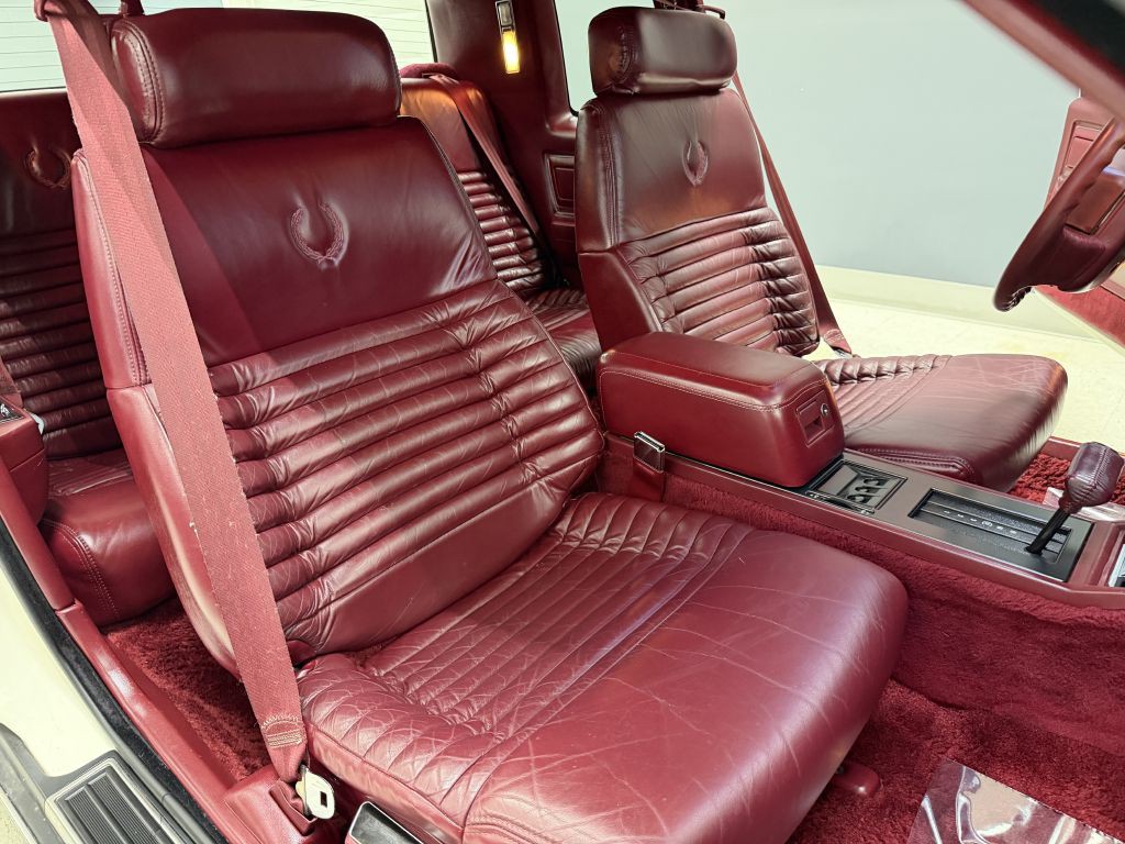 1990 Cadillac Eldorado Image 24