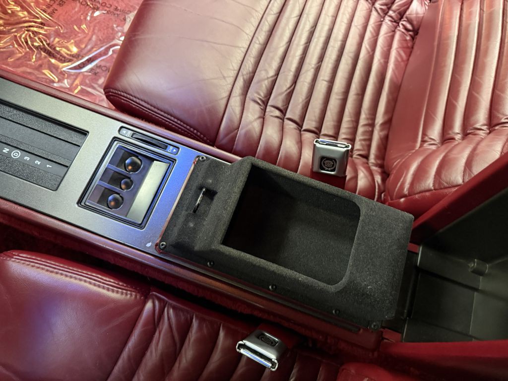 1990 Cadillac Eldorado Image 29