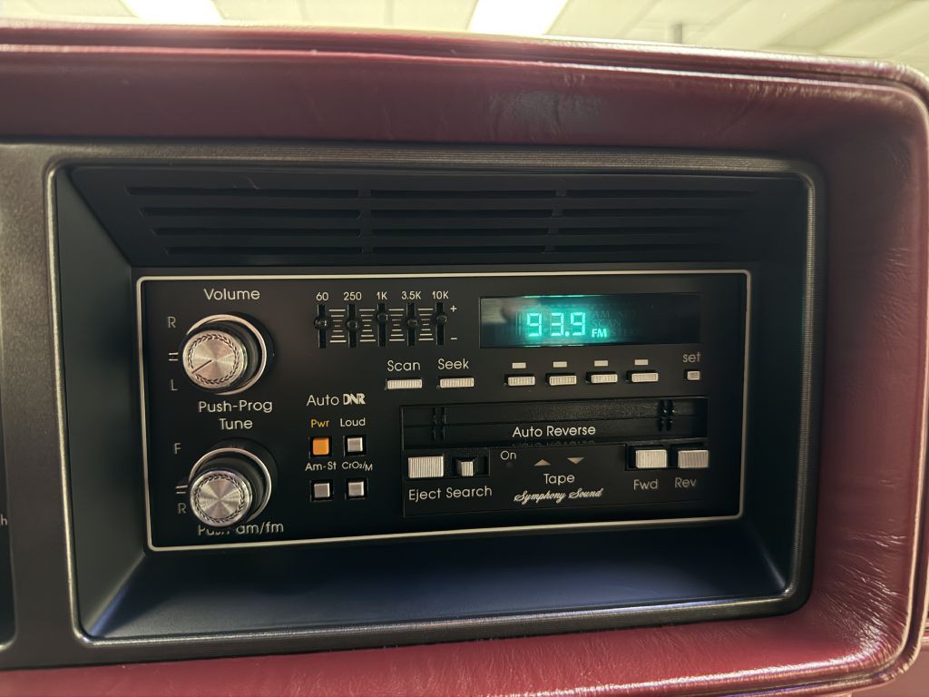 1990 Cadillac Eldorado Image 33