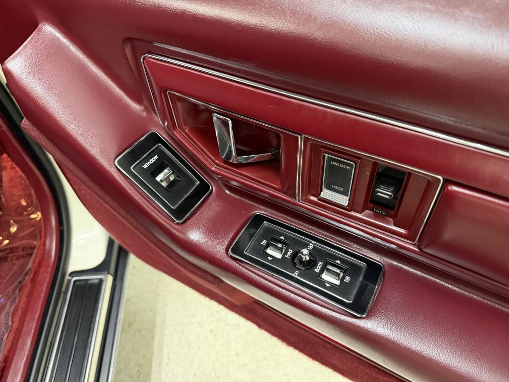 1990 Cadillac Eldorado Image 37