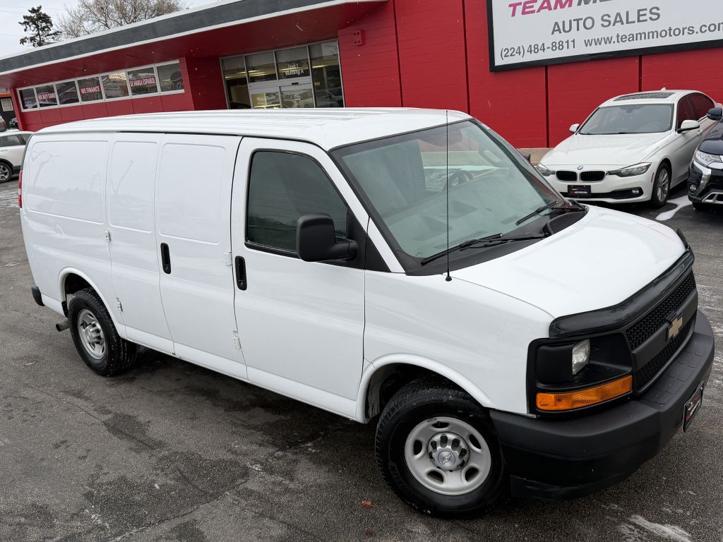 2017 Chevrolet Express Image 3