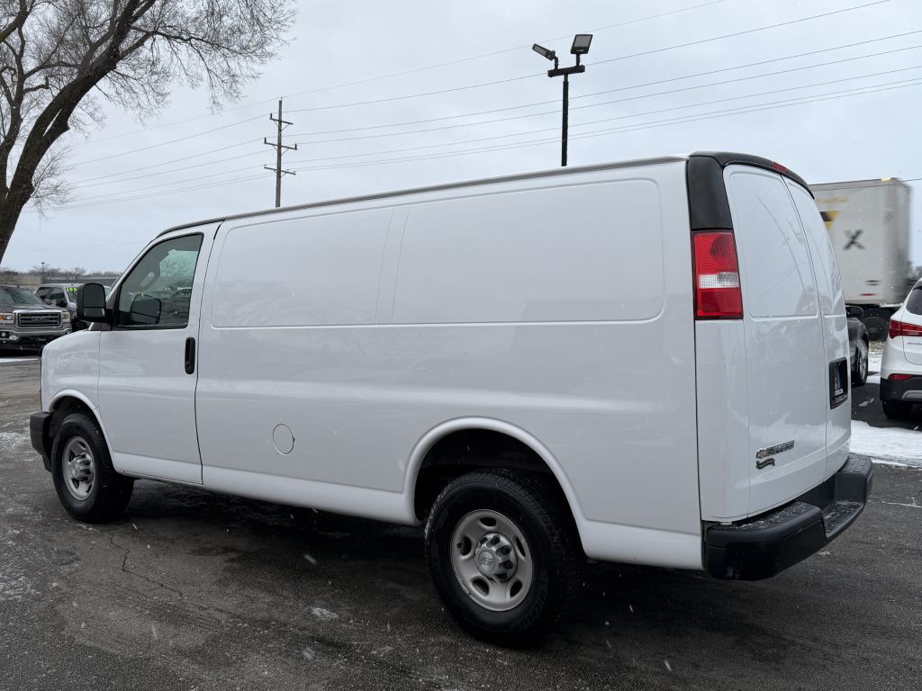 2017 Chevrolet Express Image 12