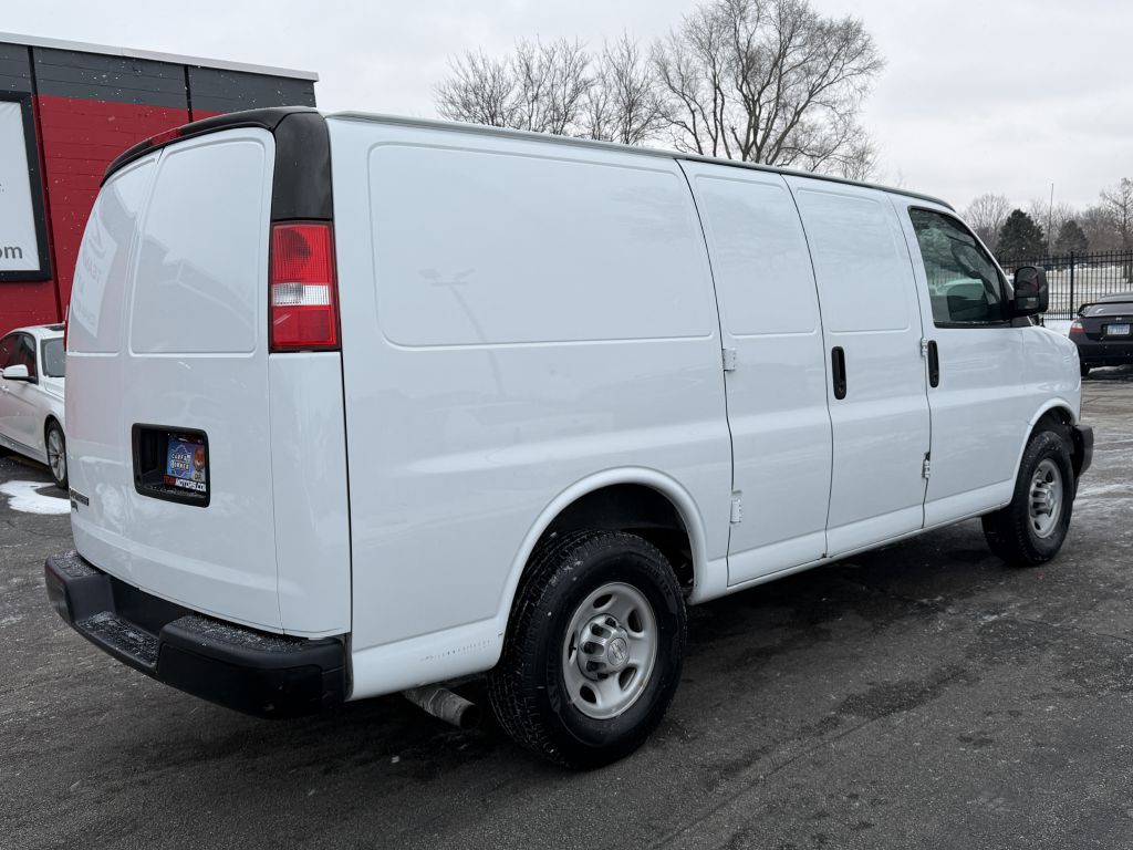 2017 Chevrolet Express Image 14