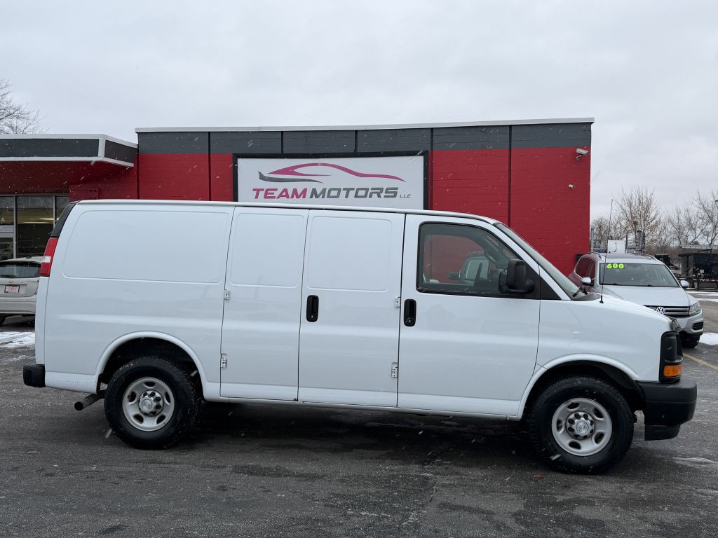 2017 Chevrolet Express Image 15